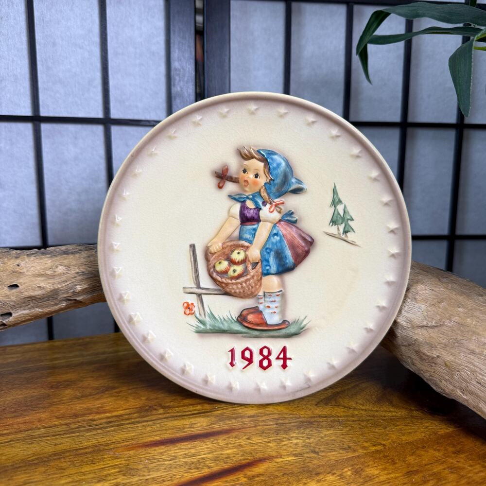 1984 Goebel M.J. Hummel 14th Annual Collector Plate